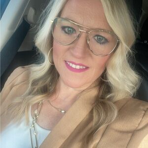 Meet your Posher, Lee ann